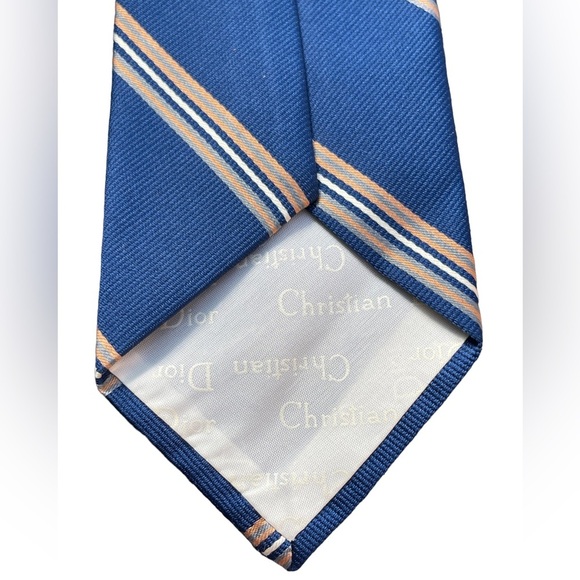🔥💙Vintage Christian Dior like new silk blend tie blue, tan, white. Preppy! - Picture 4 of 8